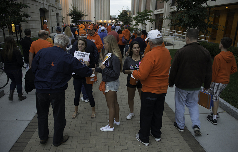 SU, United Way team up for annual Dollar Day event before football game