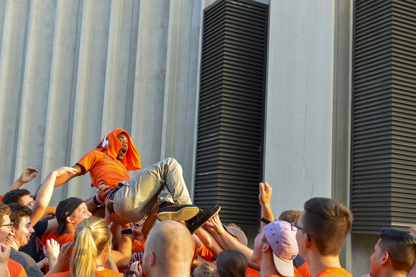 Gallery: Fan scenes from before Syracuse-Rhode Island