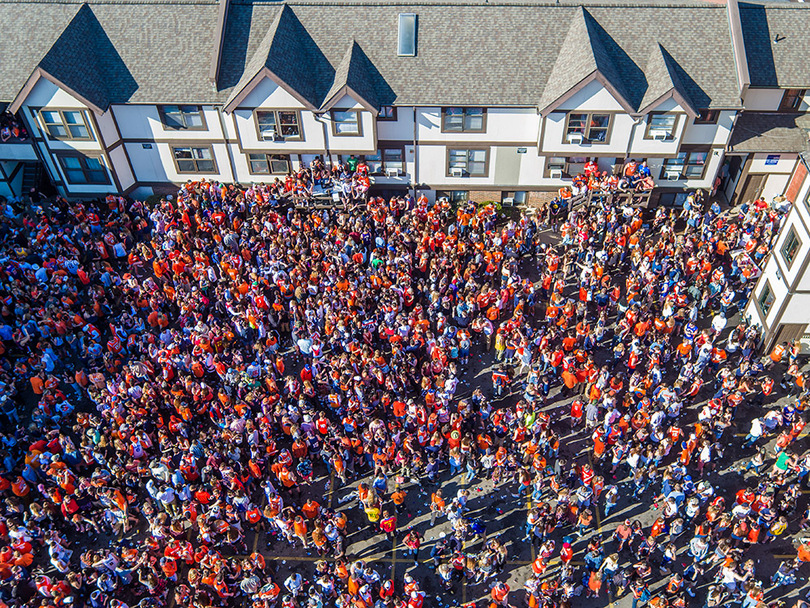 Gallery: Students gather in Castle Court before, after Elite 8 games