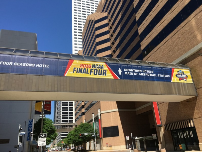 Syracuse fans in Houston, per NCAA rules, couldn’t buy alcohol at the Final Four