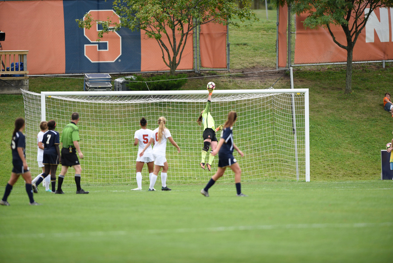 Courtney Brosnan makes 6 saves in Syracuse women&#8217;s soccer&#8217;s 1-1 tie against Notre Dame