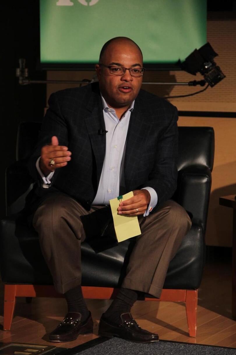 NBC broadcaster Mike Tirico discusses media landscape and his career at Newhouse event