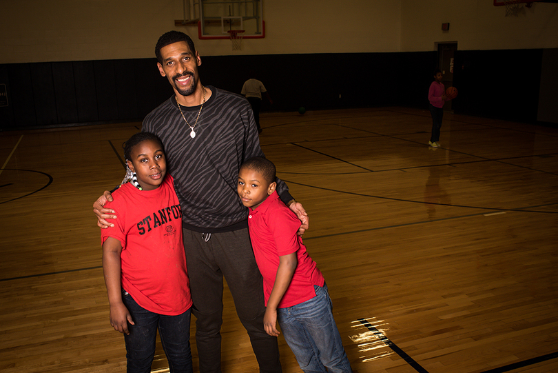 Lawrence Moten: Syracuse basketball legend mentors local youth on and off the court