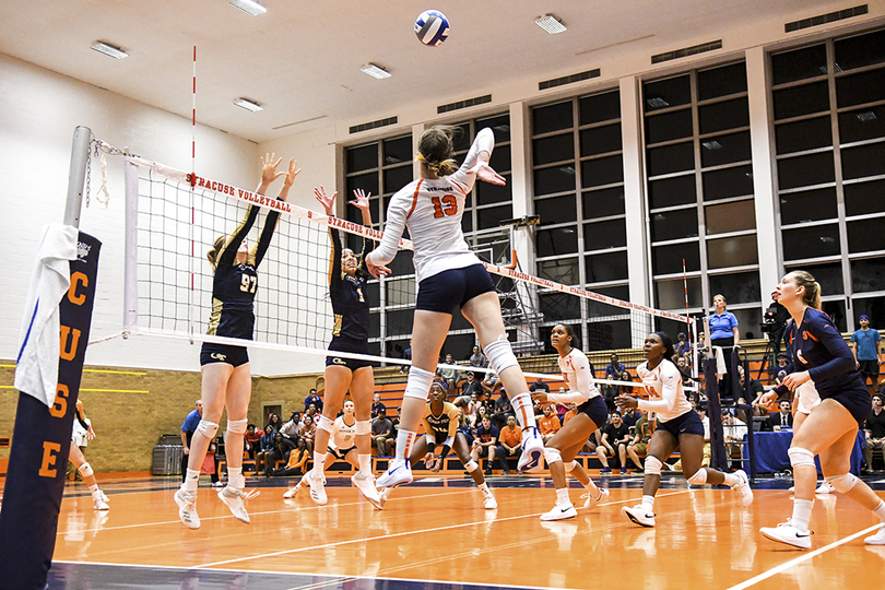 Syracuse drops season-opener to No. 17 Baylor in straight sets