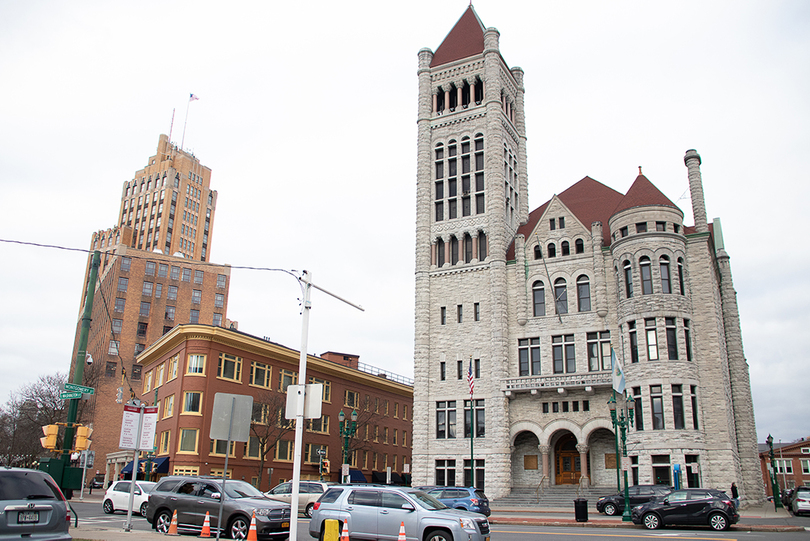 Common Council unanimously appoints SU alumnus Ronnie White Jr.