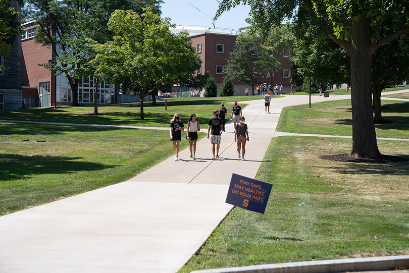 Vaccinated students shouldn&#8217;t have to wear masks outside on campus