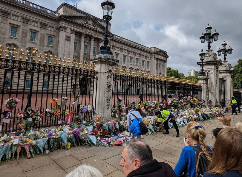 SU students abroad in London reflect on days following Queen Elizabeth II’s death