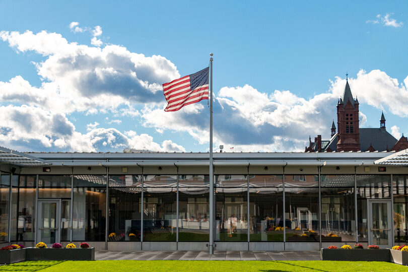 SU’s Office of Veteran and Military Affairs awards 6 scholarships for students