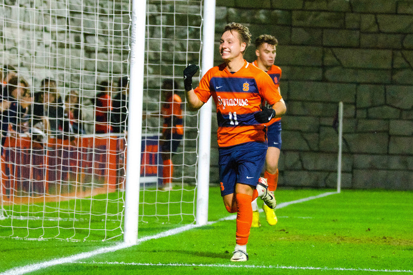 Felipe D’Agostini’s 2 goals in 2 minutes help No. 22 Syracuse defeat Yale 2-0