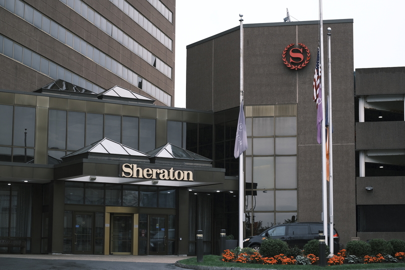 Syracuse University to convert Sheraton into undergrad housing